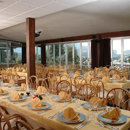 Jr Elba International Hotel
