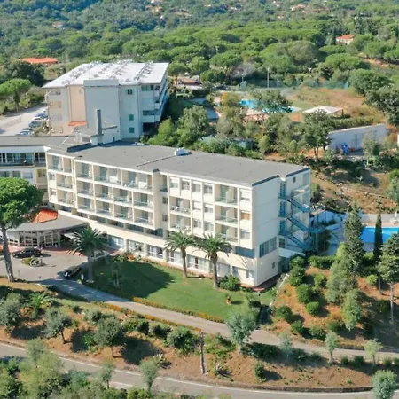Jr Elba International Hotel 4*